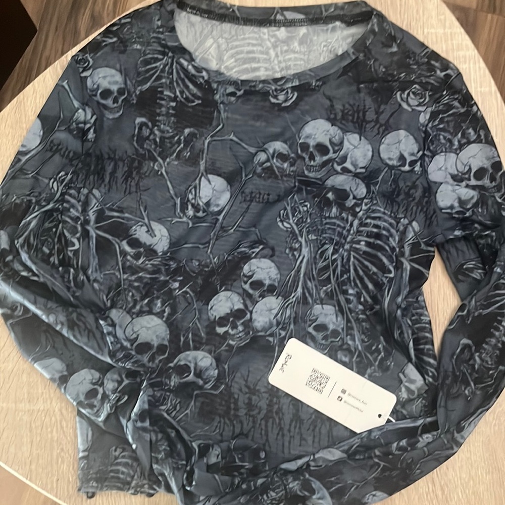 NWT long sleeve crop lettuce cut thin top size medium